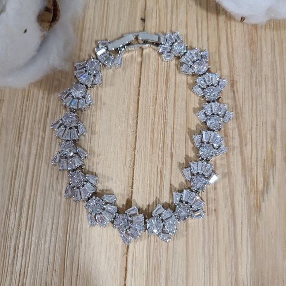 🩶🩶NEW🩶🩶EXQUISITE!! CZ BRACELET IN SILVER 🩶🩶 - Picture 15 of 16
